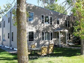 Building Photo - 305 4th Ave E