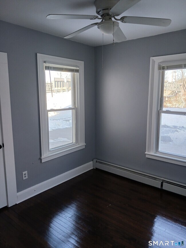 Building Photo - 15 Clark St