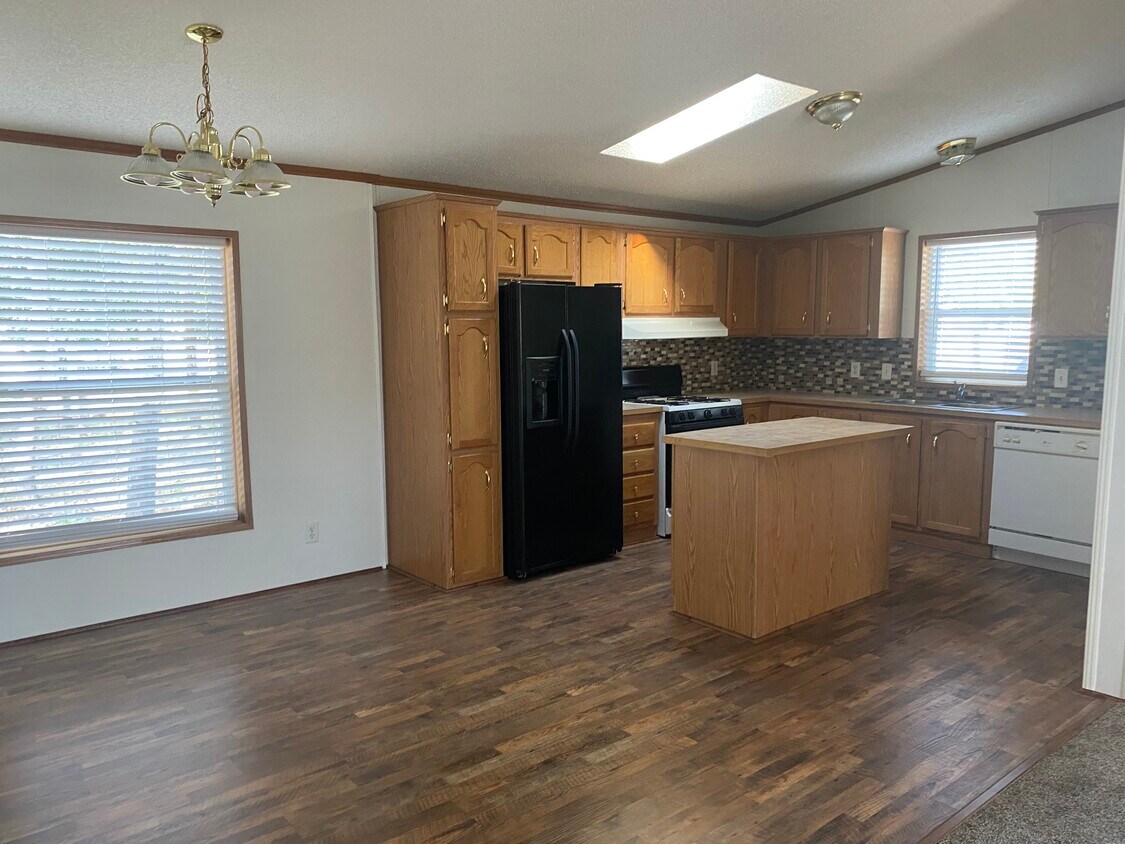 184 Rio Grande Ave, Alamosa, CO 81101 House Rental in Alamosa, CO