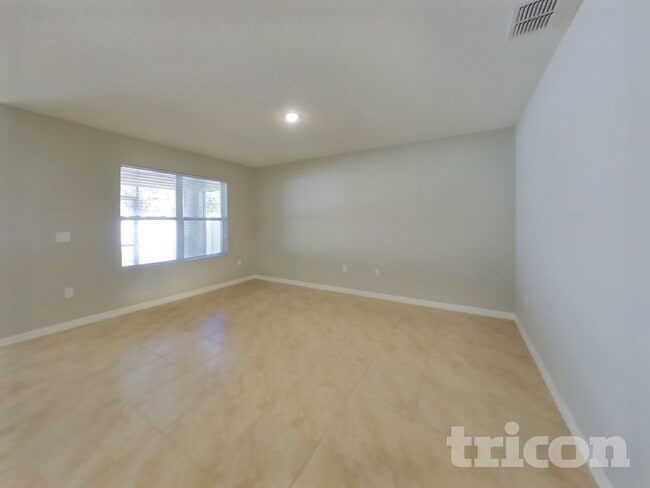 Building Photo - 530 Squires Grove Dr