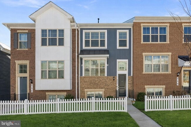 Photo - 257 Redpoll Alley Townhome