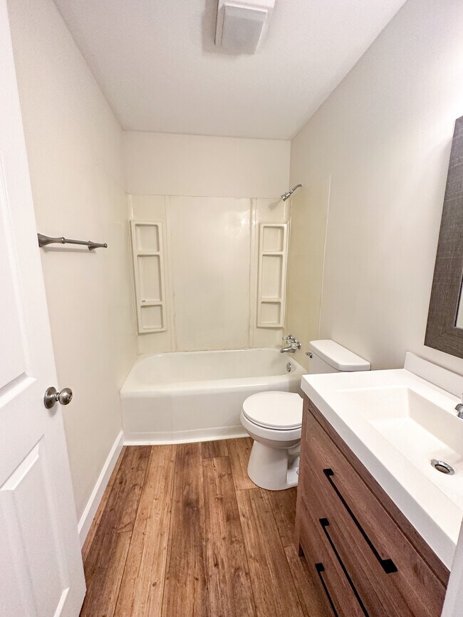 Building Photo - 361 Barnett Dr