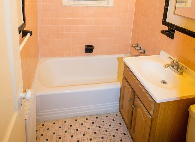 L'Enfant Bathroom - 1731 28th St SE