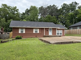 Building Photo - 3215 Barron Ave