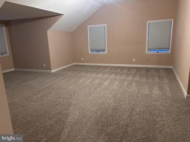 Foto del edificio - 9238 Crescent Ln