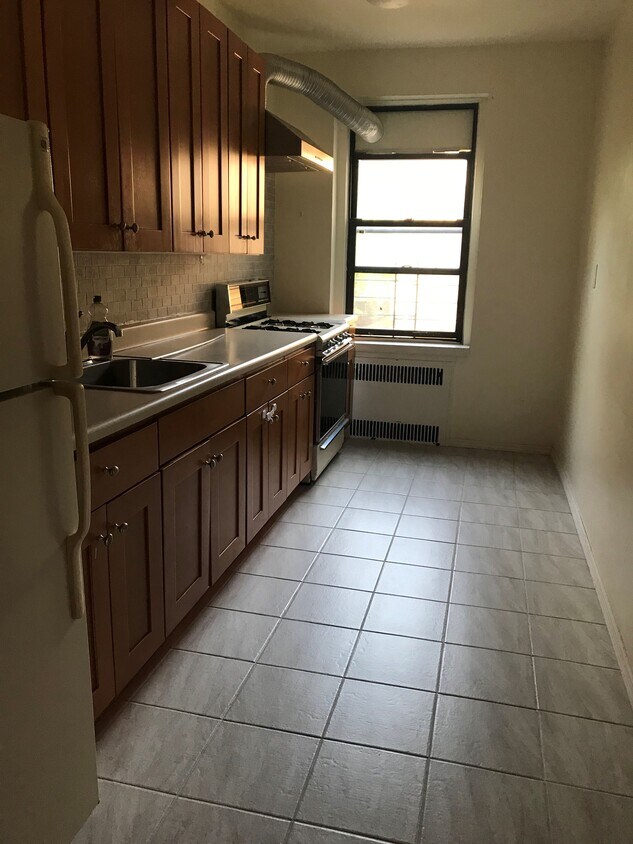 Primary Photo - 1810 Avenue N