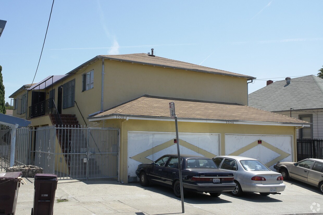 Foto del edificio - 3536 Custer St
