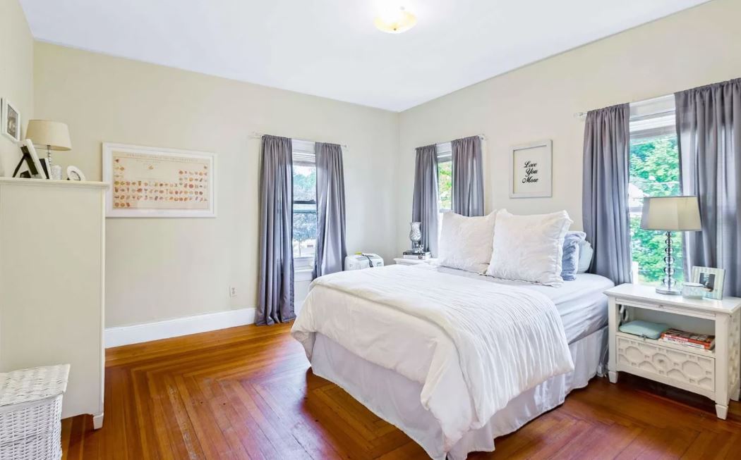 Front Bedroom - 78 Catherine St