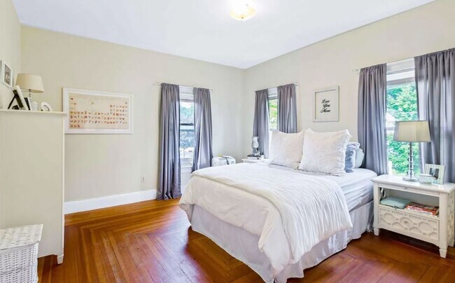 Dormitorio delantero - 78 Catherine St