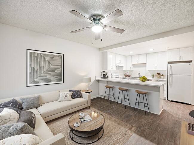 REMODELED 3 BED 2 BATH - Aztec Campus Apartments *Parking Included*