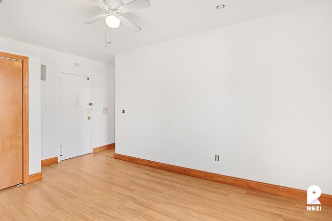 Building Photo - 179 E 105th St