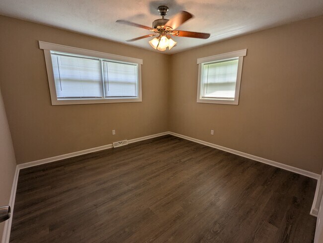 Foto del edificio - 743 E Mcclernon St