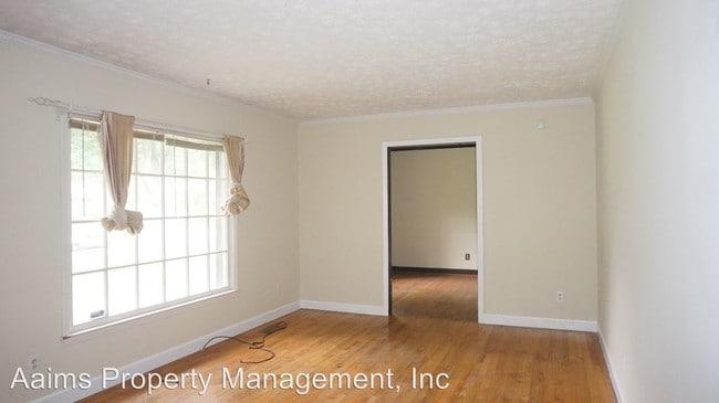 Building Photo - 602 Dashland Dr