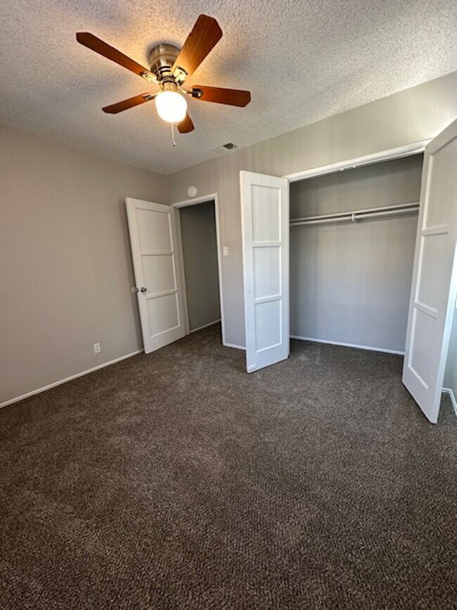 Building Photo - BEAUTIFUL 4bd/3ba HOUSE!