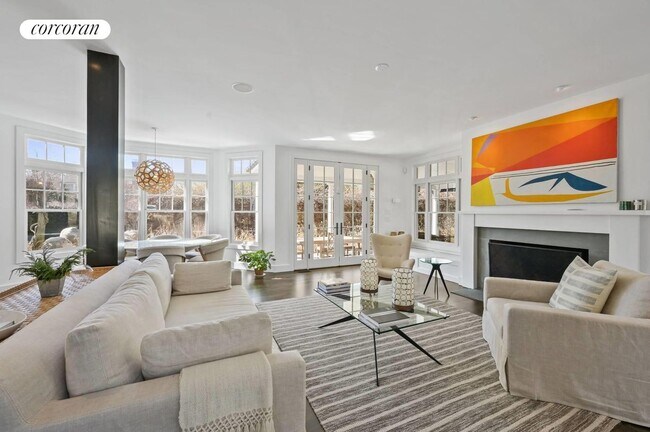 Building Photo - 27 Wainscott Stone Road