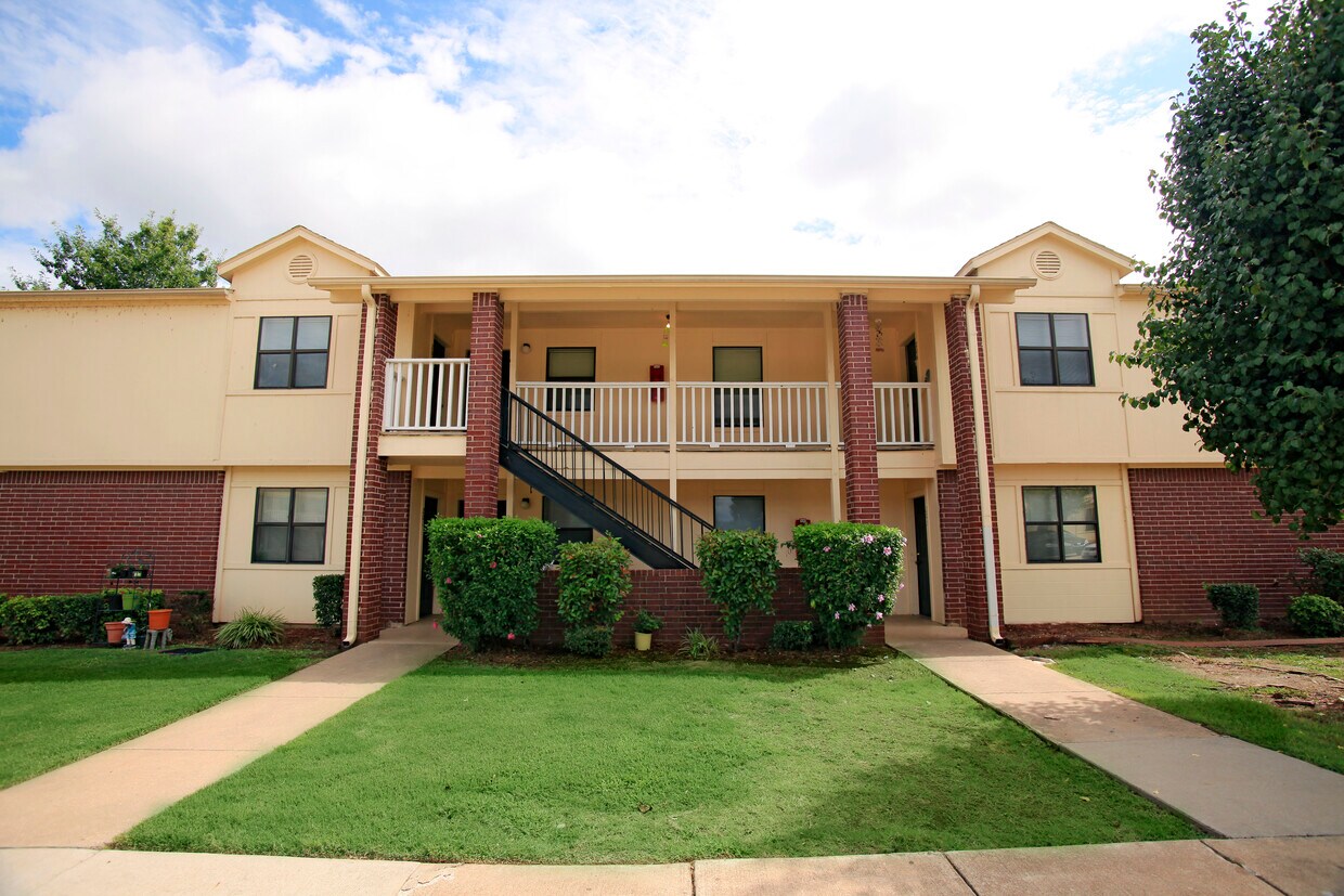 Pike Place Apartments in Fort Smith, AR