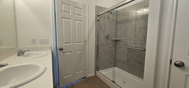 Foto del edificio - 2523 Carlow Ln