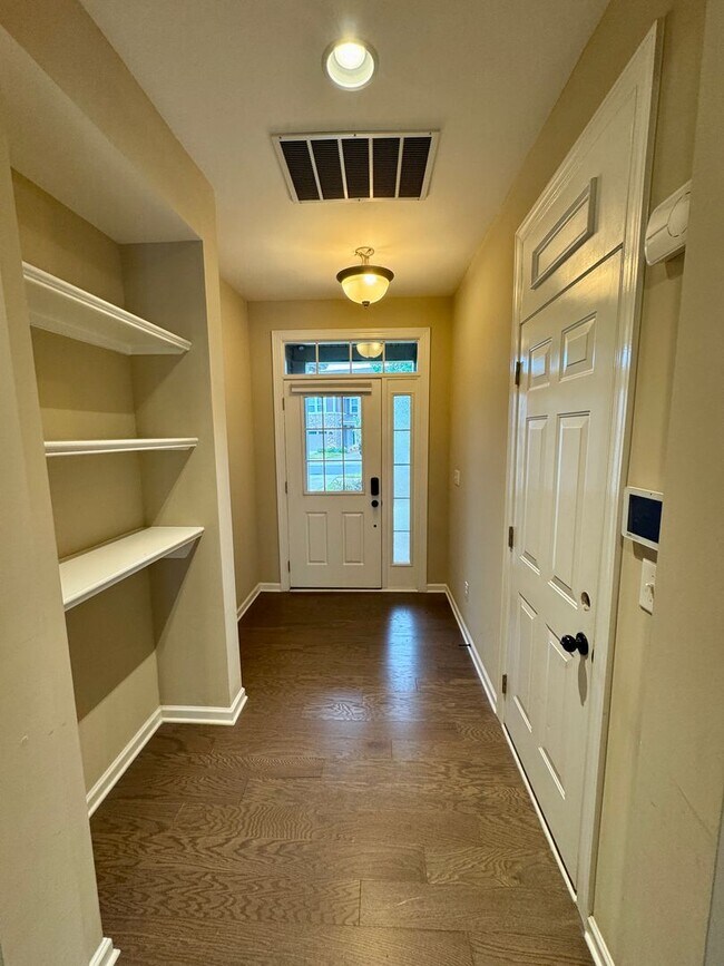 Foto del edificio - 9623 Glenburn Ln