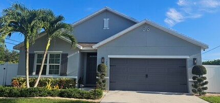 Building Photo - 1402 SW Bargello Ave