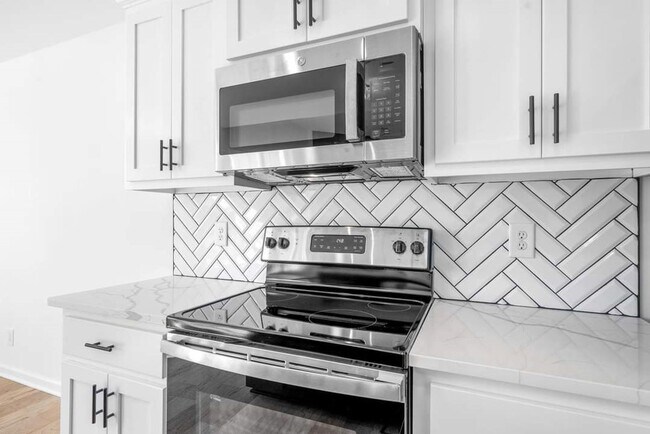 Foto del edificio - **COMING SOON** Beautiful 3 Bedroom, 2 Bathroom Home — Minutes from Fort Campbell and the 101st P...