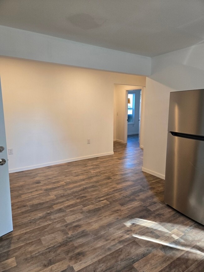 Building Photo - 113 Lashmet Dr