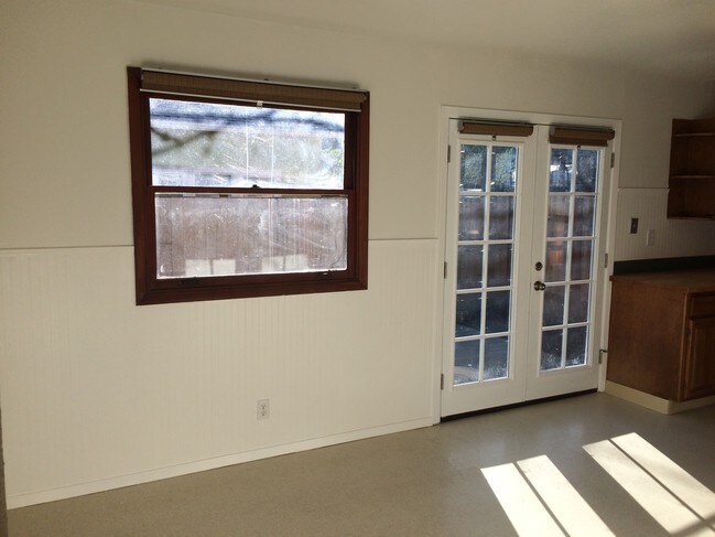 Building Photo - 2344 N Schofield St
