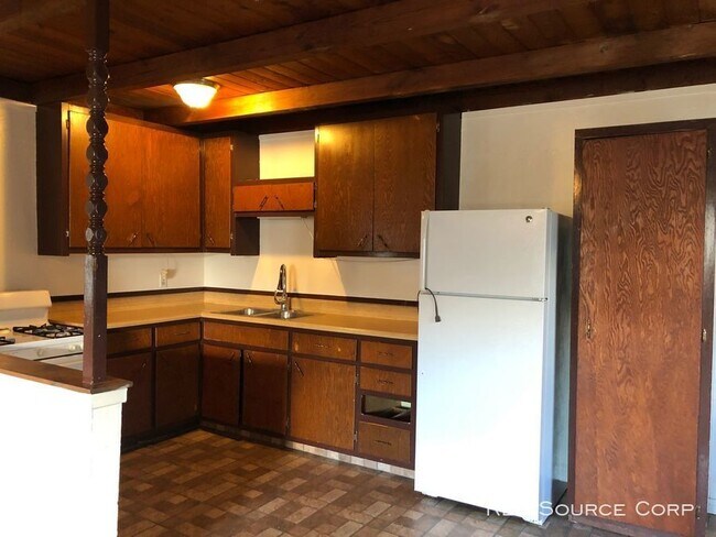 Building Photo - 29629 Louis Ave