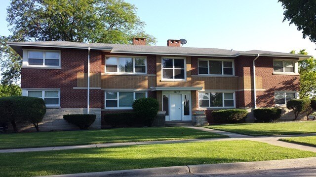 Photo - 10351 Cambridge St (Westchester, IL)