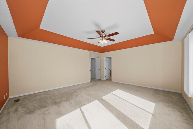 Building Photo - 3251 Thunderbird Ct E