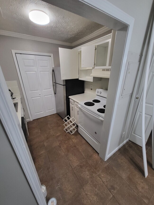 Building Photo - 6984 Flagstone Dr