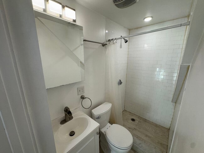 Building Photo - 50 Lowell St