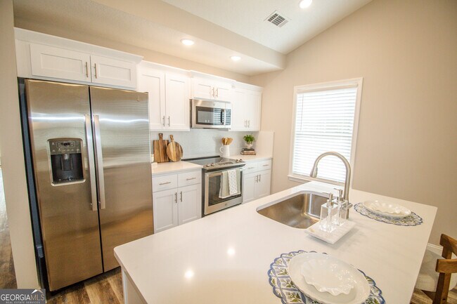 Foto del edificio - 215 Big Branch Dr