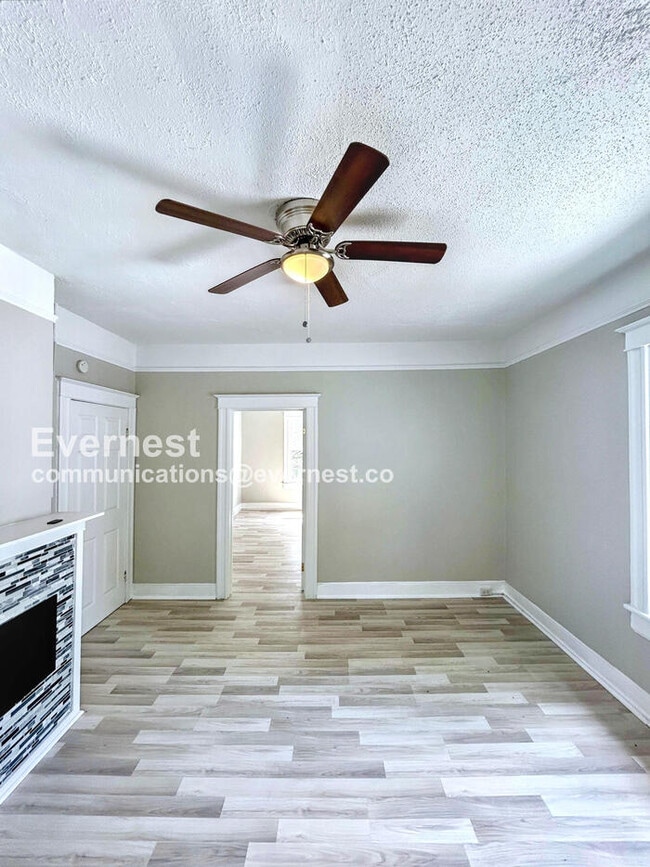 Foto del edificio - 1434 Rogers St