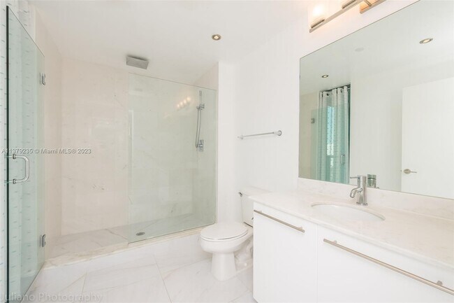 Building Photo - 888 Biscayne Blvd