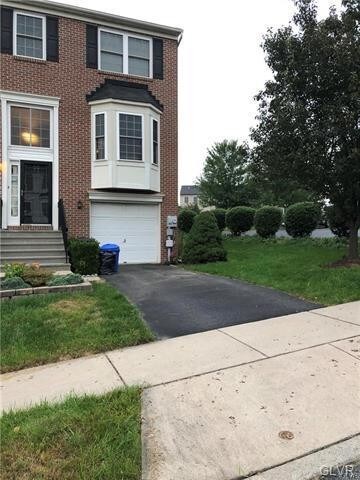 Primary Photo - 423 S Oak St