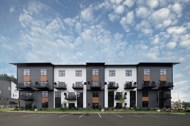 Building Photo - Foundry Flats