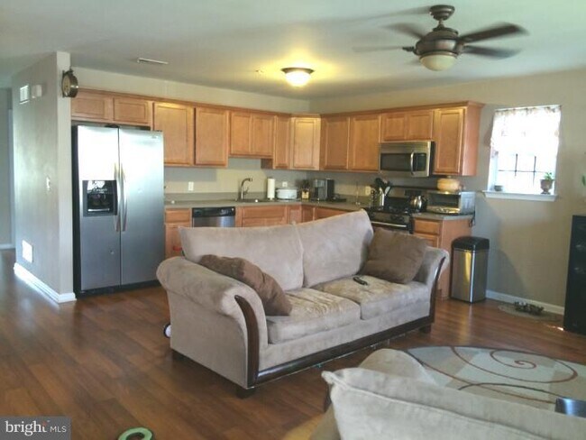 Foto del edificio - 401 Red Bud Ln