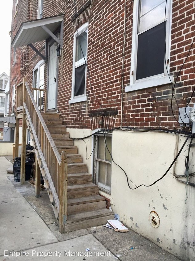 Primary Photo - 826 N 8th St