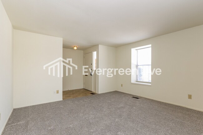 Foto del edificio - 5839 Troy Villa Blvd