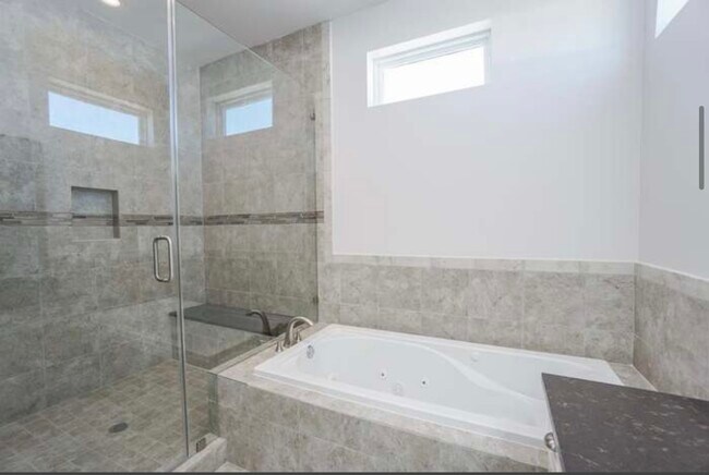 Foto del edificio - 3351 Kilgore St