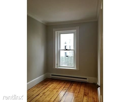Building Photo - 107 Saint Botolph St