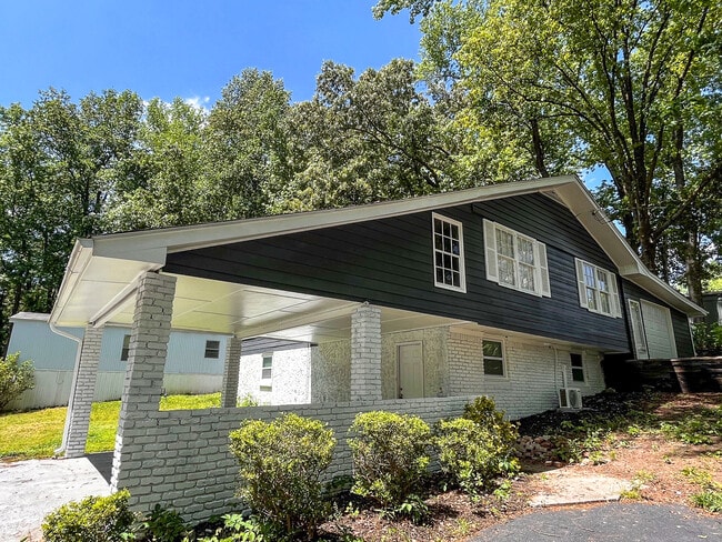 Building Photo - 1620 Purcell Rd