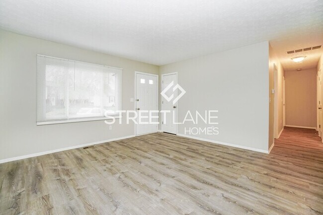 Building Photo - Charming 3 Bedroom in Columbus!