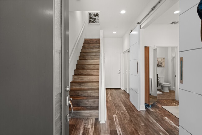 Building Photo - 1651 Topanga