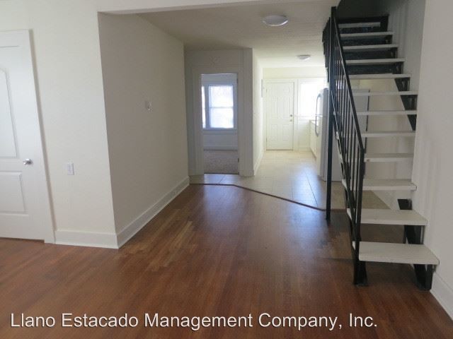 Foto del edificio - 1309 I-40 Frontage Rd