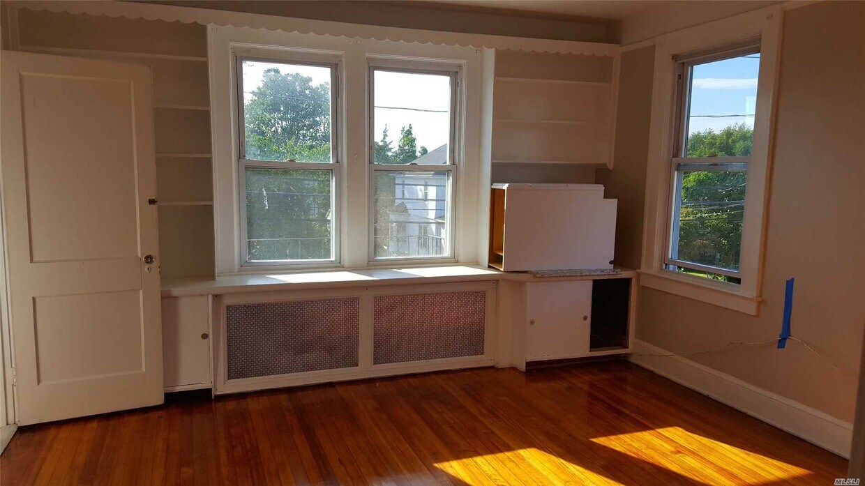 Primary Photo - 37 Wolfle St