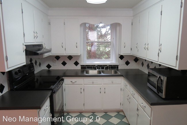Building Photo - 3 br, 2 bath House - 718 Hilltown Pike