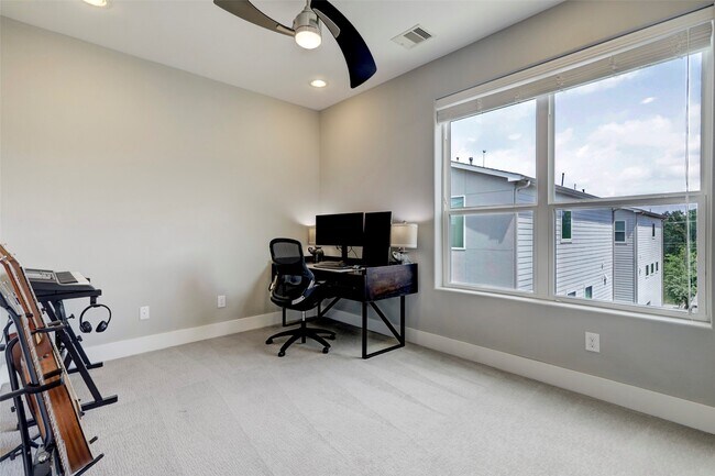 Foto del edificio - 3109 Gillespie St