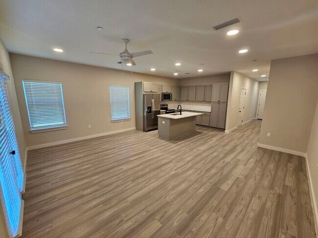 Foto del edificio - 469 Westgate Wy