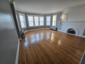 Building Photo - 7846 S Cregier Ave